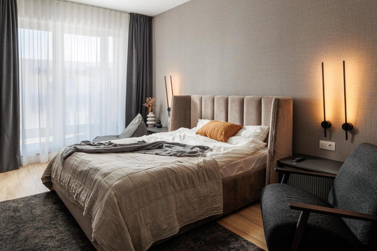 Mandala Designer Apartments With Free Private Parking, Near Mall Coresi Braşov Exteriör bild